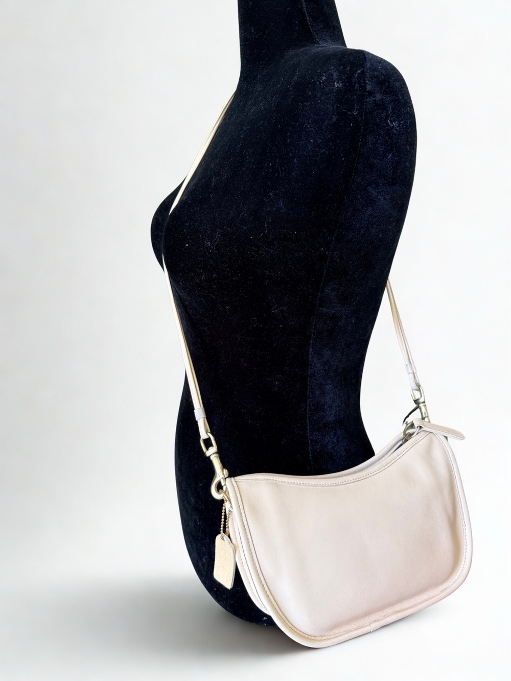 VINTAGE Coach Style 1863 | Bone White Leather | Excellent Condition